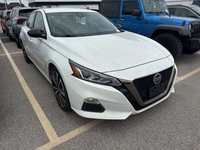 2022 Nissan Altima 2.5 SR Sedan
