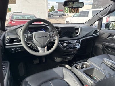 2025 Chrysler Pacifica Select FWD