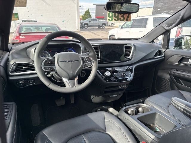2025 Chrysler Pacifica Select FWD
