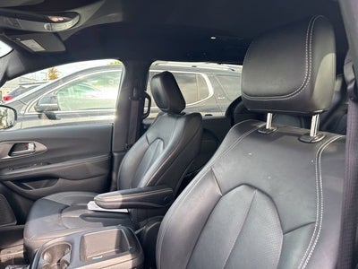 2025 Chrysler Pacifica Select FWD