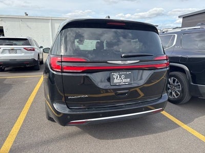 2025 Chrysler Pacifica Select FWD