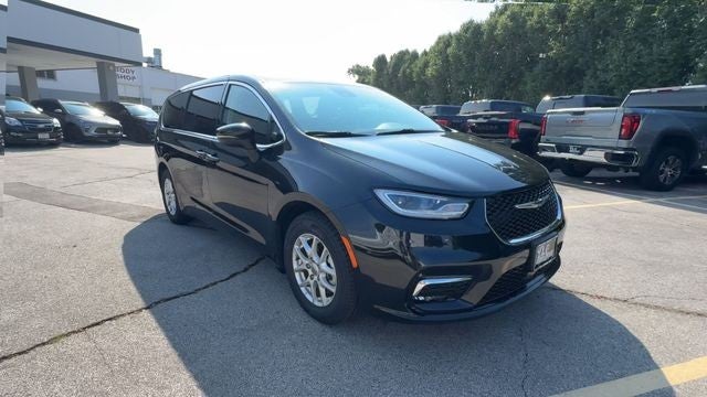 2023 Chrysler Pacifica Touring L FWD