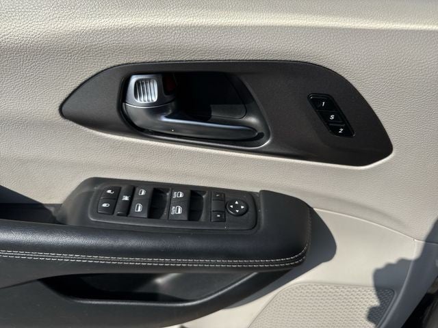 2023 Chrysler Pacifica Touring L FWD