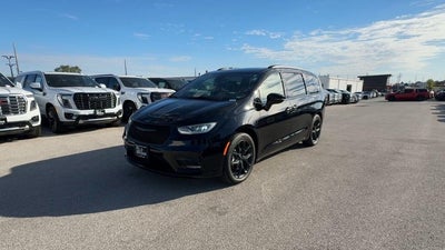 2025 Chrysler Pacifica Limited FWD