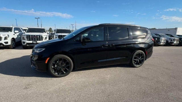 2025 Chrysler Pacifica Limited FWD