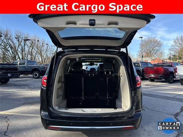 2024 Chrysler Pacifica Limited FWD