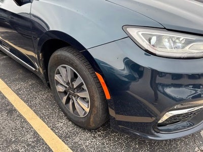 2023 Chrysler Pacifica Hybrid Limited FWD