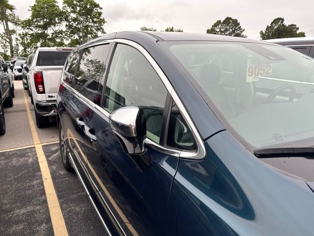 2023 Chrysler Pacifica Hybrid Limited FWD