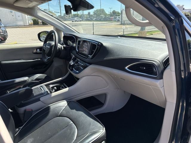 2023 Chrysler Pacifica Hybrid Limited FWD
