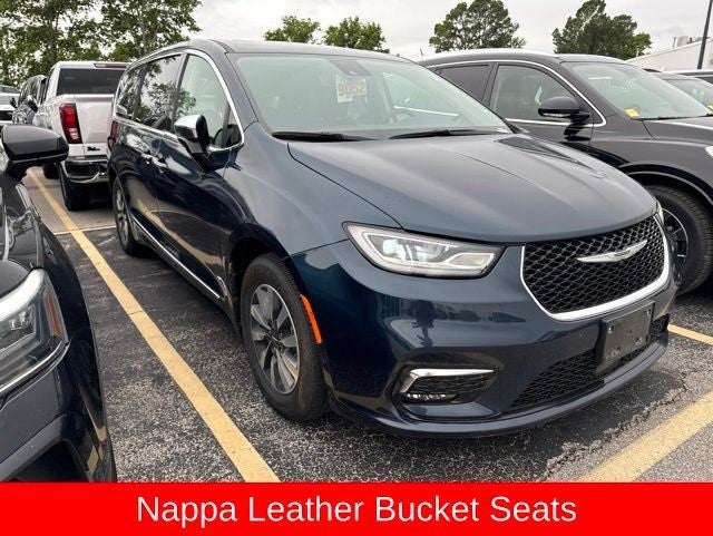2023 Chrysler Pacifica Hybrid Limited FWD