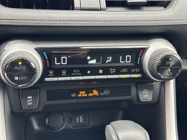 2025 Toyota RAV4 XLE AWD (Natl)