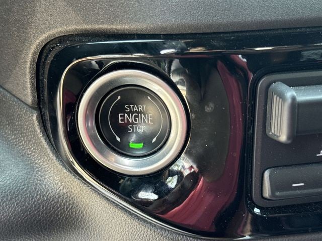 2025 Chevrolet Silverado 1500 4WD Crew Cab 147" High Country