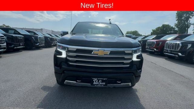 2025 Chevrolet Silverado 1500 4WD Crew Cab 147" High Country