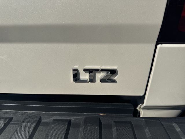 2014 Chevrolet Silverado 1500 4WD Crew Cab 143.5" LTZ w/2LZ