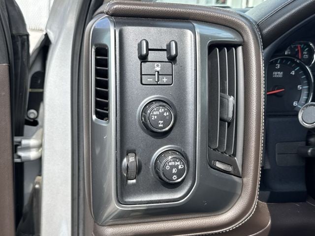 2016 Chevrolet Silverado 1500 4WD Crew Cab 143.5" LTZ w/1LZ