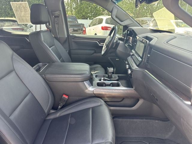 2023 GMC Sierra 1500 4WD Crew Cab 147" SLT