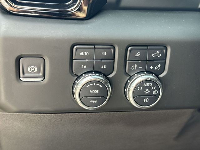 2024 GMC Sierra 1500 4WD Crew Cab 147" AT4
