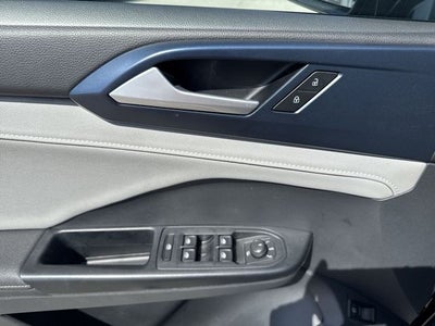 2024 Volkswagen Taos SE FWD