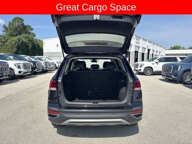 2024 Volkswagen Taos SE FWD