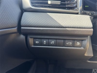 2025 Toyota Camry SE (Natl)