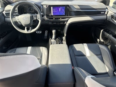 2025 Toyota Camry SE (Natl)