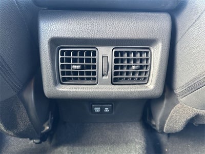 2025 Toyota Camry SE (Natl)