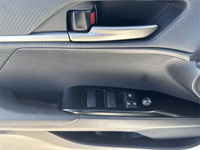 2025 Toyota Camry SE (Natl)