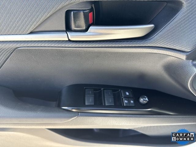 2025 Toyota Camry SE (Natl)