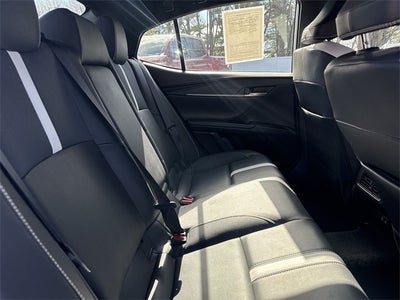 2025 Toyota Camry SE (Natl)