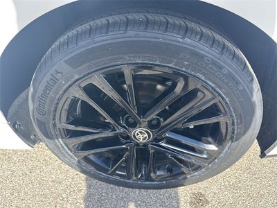 2025 Toyota Camry SE (Natl)