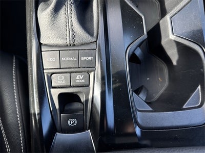 2025 Toyota Camry SE (Natl)