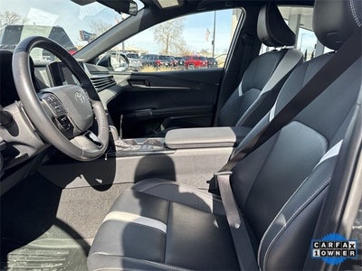 2025 Toyota Camry SE (Natl)