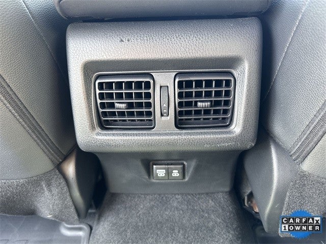 2025 Toyota Camry SE (Natl)