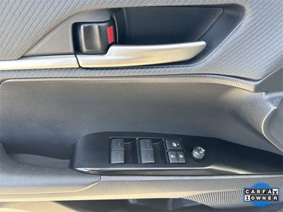 2025 Toyota Camry SE (Natl)