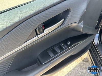 2025 Toyota Camry SE (Natl)