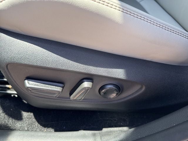 2024 Toyota RAV4 Hybrid XLE Premium AWD (Natl)