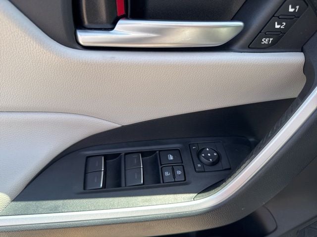 2024 Toyota RAV4 Hybrid XLE Premium AWD (Natl)