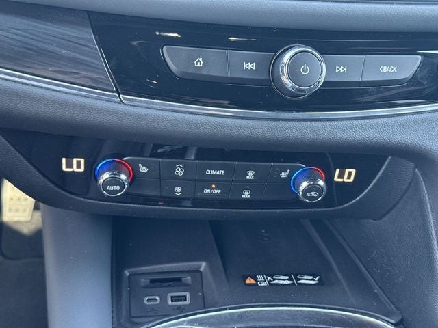 2024 Buick Enclave FWD 4dr Essence
