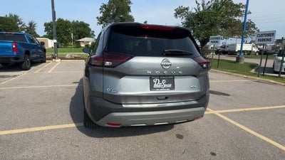 2021 Nissan Rogue FWD SV