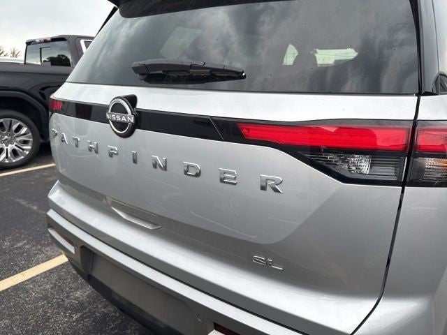 2025 Nissan Pathfinder SL 2WD