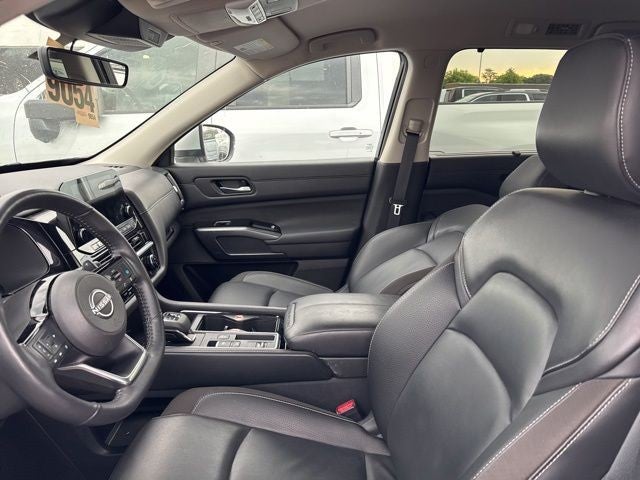 2025 Nissan Pathfinder SL 2WD