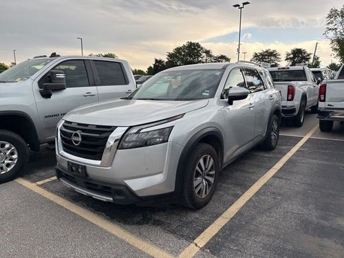 2025 Nissan Pathfinder SL 2WD