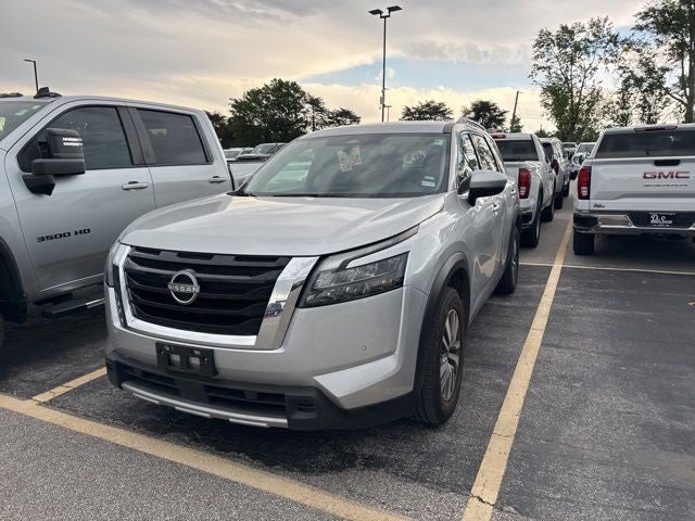 2025 Nissan Pathfinder SL 2WD