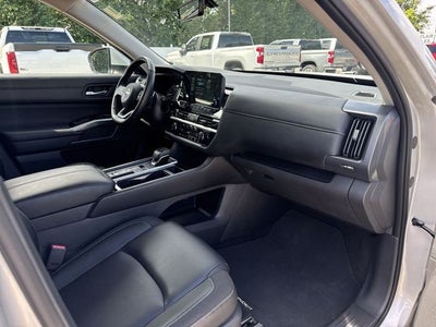 2025 Nissan Pathfinder SL 2WD