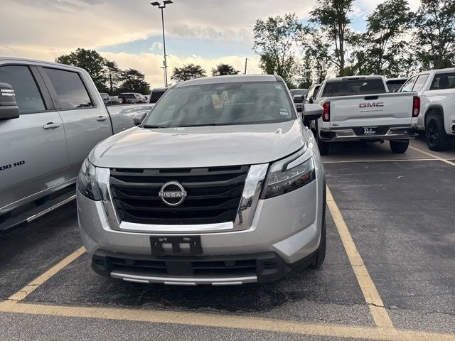 2025 Nissan Pathfinder SL 2WD