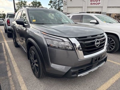 2025 Nissan Pathfinder Platinum 4WD