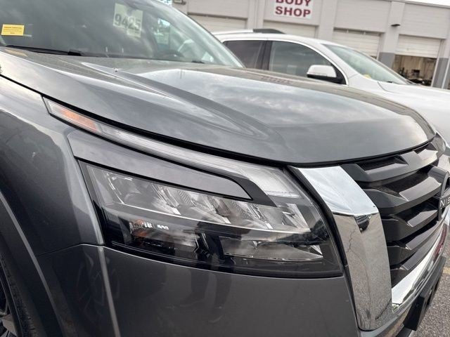 2025 Nissan Pathfinder Platinum 4WD