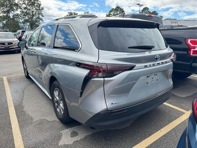 2025 Toyota Sienna XLE