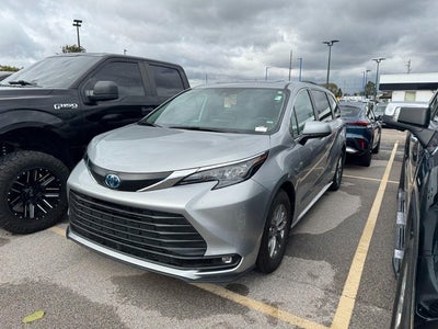 2025 Toyota Sienna XLE