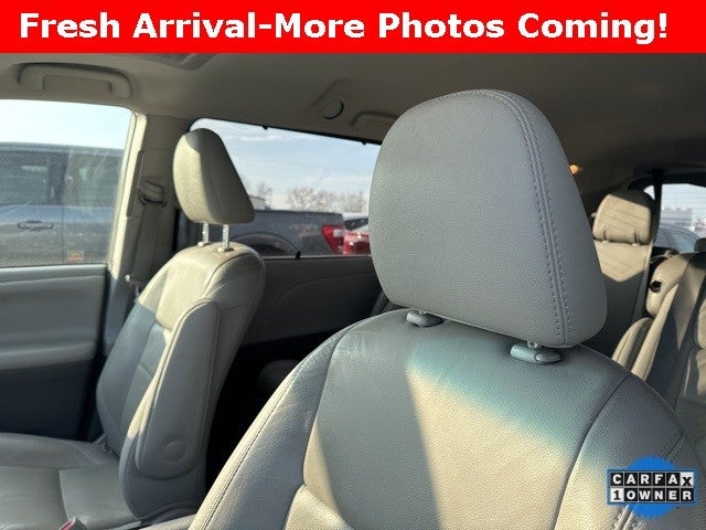 2017 Toyota Sienna XLE Auto Access Seat FWD 7-Passenger